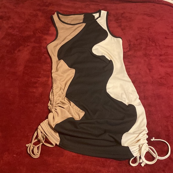 Dress - Picture 2 of 2